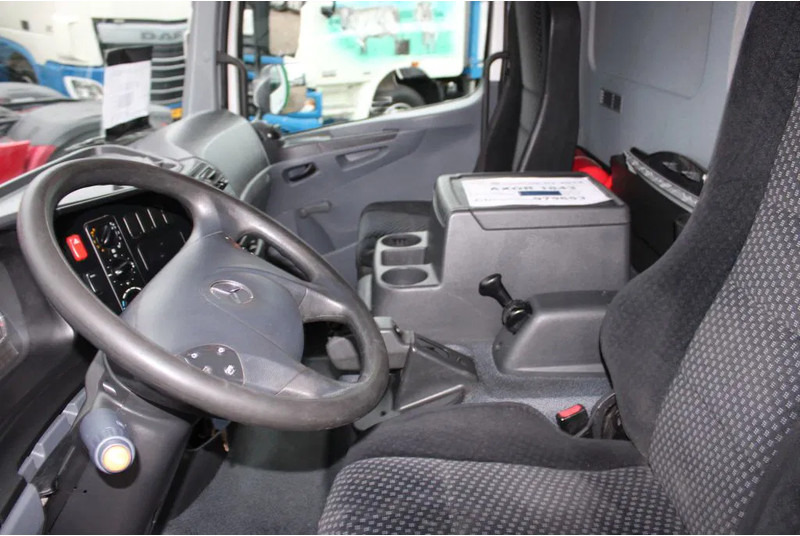 Mercedes-Benz Atego 1018 + LIFT - Kravas automašīna ar slēgto virsbūvi: foto 3 Mercedes-Benz Atego 1018 + LIFT - Kravas automašīna ar slēgto virsbūvi: foto 3