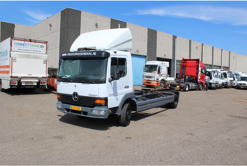 Mercedes-Benz Atego 918 + MANUAL + EURO 2 - Šasija kravas automašīna: foto 2 Mercedes-Benz Atego 918 + MANUAL + EURO 2 - Šasija kravas automašīna: foto 2