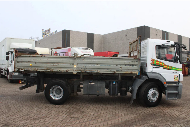 Mercedes-Benz Axor 1833 + tipper + manual - Kravas automašīna pašizgāzējs: foto 4 Mercedes-Benz Axor 1833 + tipper + manual - Kravas automašīna pašizgāzējs: foto 4