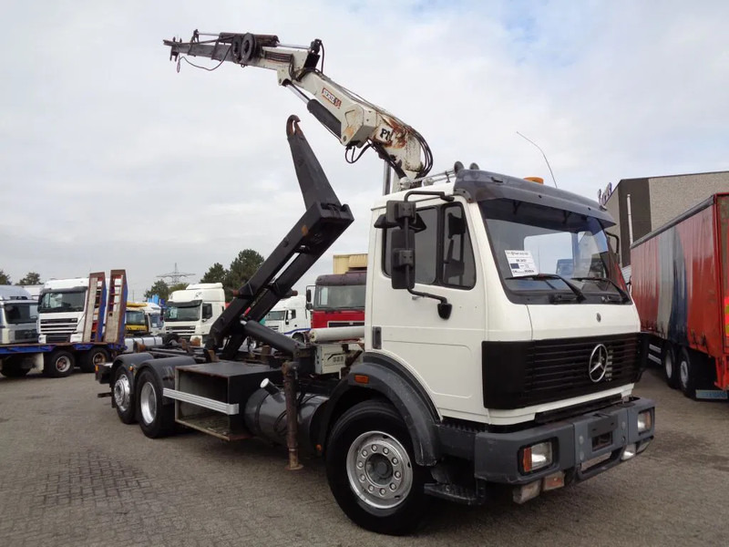 Mercedes-Benz SK 2433 SK 2433 + Semi-Auto + PTO + PM Serie 14 Crane + 3 pedals - Kravas auto ar manipulatoru: foto 3 Mercedes-Benz SK 2433 SK 2433 + Semi-Auto + PTO + PM Serie 14 Crane + 3 pedals - Kravas auto ar manipulatoru: foto 3