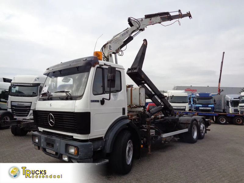 Mercedes-Benz SK 2433 SK 2433 + Semi-Auto + PTO + PM Serie 14 Crane + 3 pedals - Kravas auto ar manipulatoru: foto 1 Mercedes-Benz SK 2433 SK 2433 + Semi-Auto + PTO + PM Serie 14 Crane + 3 pedals - Kravas auto ar manipulatoru: foto 1
