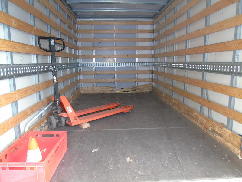 Mercedes-Benz Sprinter 314 + lift - Furgons ar slēgtā virsbūve: foto 4 Mercedes-Benz Sprinter 314 + lift - Furgons ar slēgtā virsbūve: foto 4