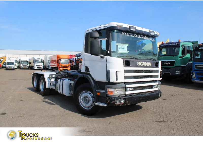 Scania P124-360 + HOOK + 6X2 + MANUAL + EURO 2 - Pacēlājs ar āķi: foto 1 Scania P124-360 + HOOK + 6X2 + MANUAL + EURO 2 - Pacēlājs ar āķi: foto 1
