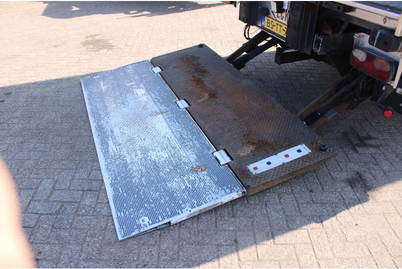 Kravas automašīna refrižerators Scania P230 + thermo king + lift: foto 9 Kravas automašīna refrižerators Scania P230 + thermo king + lift: foto 9