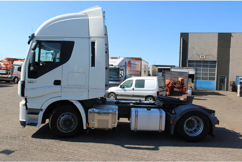Iveco Stralis 420 + EURO 6 - Vilcējs: foto 2 Iveco Stralis 420 + EURO 6 - Vilcējs: foto 2