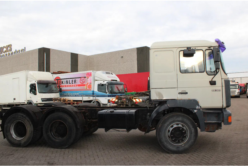 MAN F 26.364 + 6X4 + BIG AXLE + EURO 2 + MANUAL - Vilcējs: foto 2 MAN F 26.364 + 6X4 + BIG AXLE + EURO 2 + MANUAL - Vilcējs: foto 2