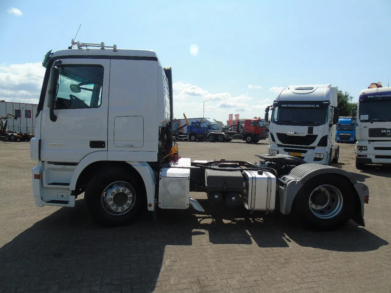 Mercedes-Benz Actros 1846 + RETARDER + EURO 5 + MP3 + 2 PEDALS + PTO - Vilcējs: foto 3 Mercedes-Benz Actros 1846 + RETARDER + EURO 5 + MP3 + 2 PEDALS + PTO - Vilcējs: foto 3