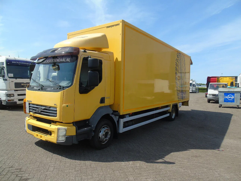 Volvo FL 240 + MANUAL + lift - Kravas automašīna ar slēgto virsbūvi: foto 2 Volvo FL 240 + MANUAL + lift - Kravas automašīna ar slēgto virsbūvi: foto 2