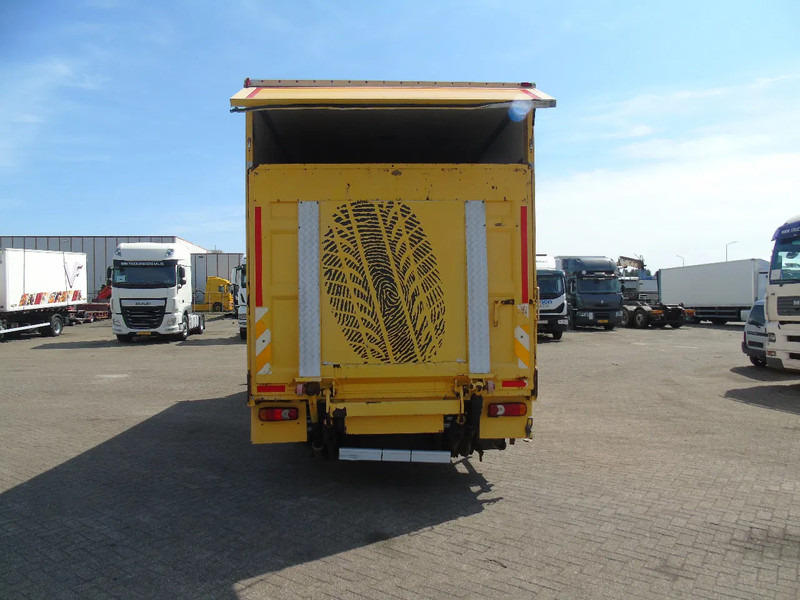 Volvo FL 240 + MANUAL + lift - Kravas automašīna ar slēgto virsbūvi: foto 4 Volvo FL 240 + MANUAL + lift - Kravas automašīna ar slēgto virsbūvi: foto 4