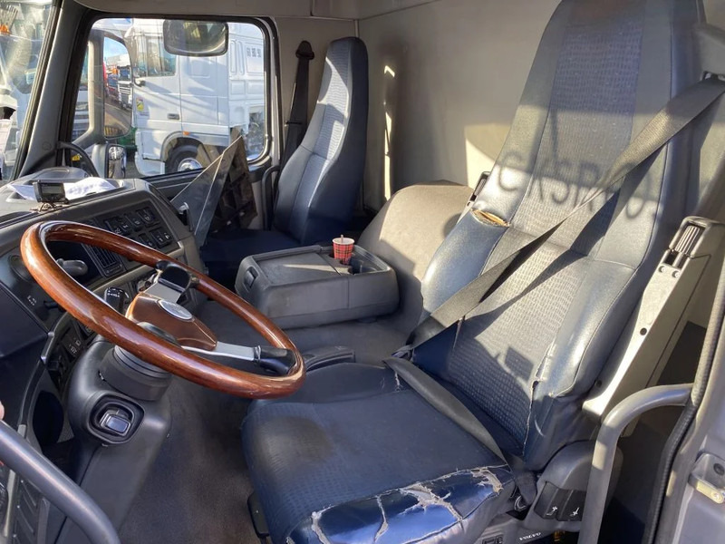 Volvo FM 370 + Euro 5 + Palfinger Z-Q170 Crane + 30ton NCH lift + Container system + hoogsta - Kravas auto ar manipulatoru: foto 4 Volvo FM 370 + Euro 5 + Palfinger Z-Q170 Crane + 30ton NCH lift + Container system + hoogsta - Kravas auto ar manipulatoru: foto 4