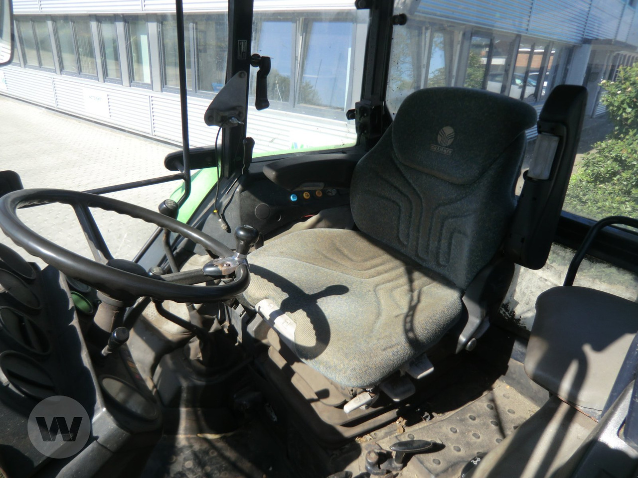 Deutz DX AgroPrima 4.51 - Traktors: foto 4 Deutz DX AgroPrima 4.51 - Traktors: foto 4