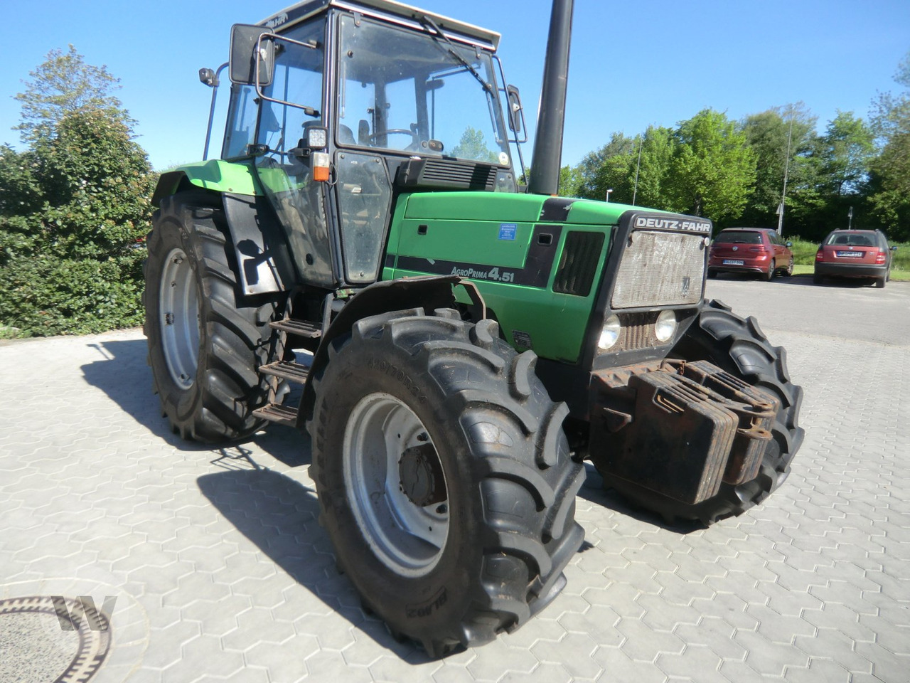 Deutz DX AgroPrima 4.51 - Traktors: foto 1 Deutz DX AgroPrima 4.51 - Traktors: foto 1