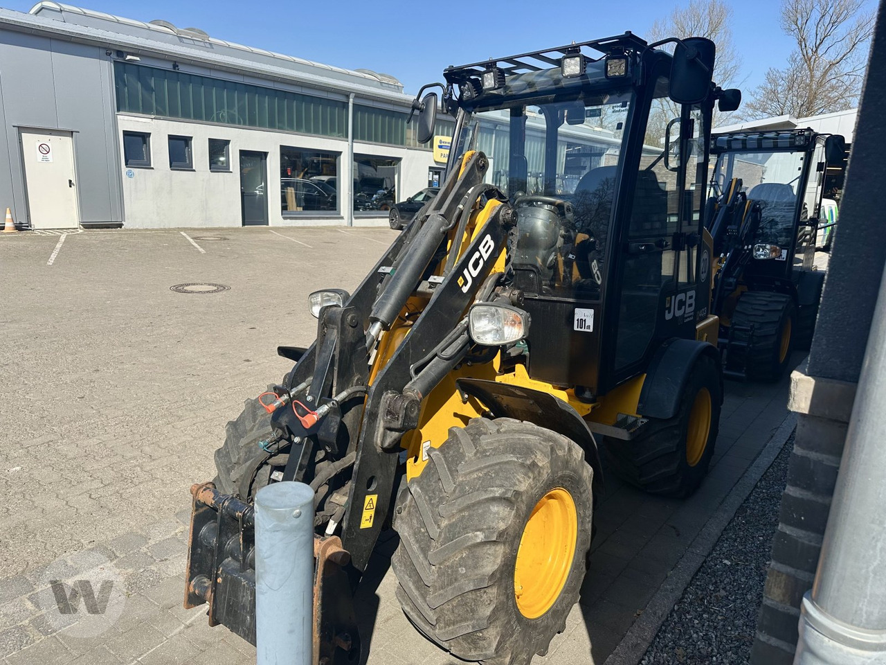 JCB 403 AGRI - Mini iekrāvējs: foto 4 JCB 403 AGRI - Mini iekrāvējs: foto 4