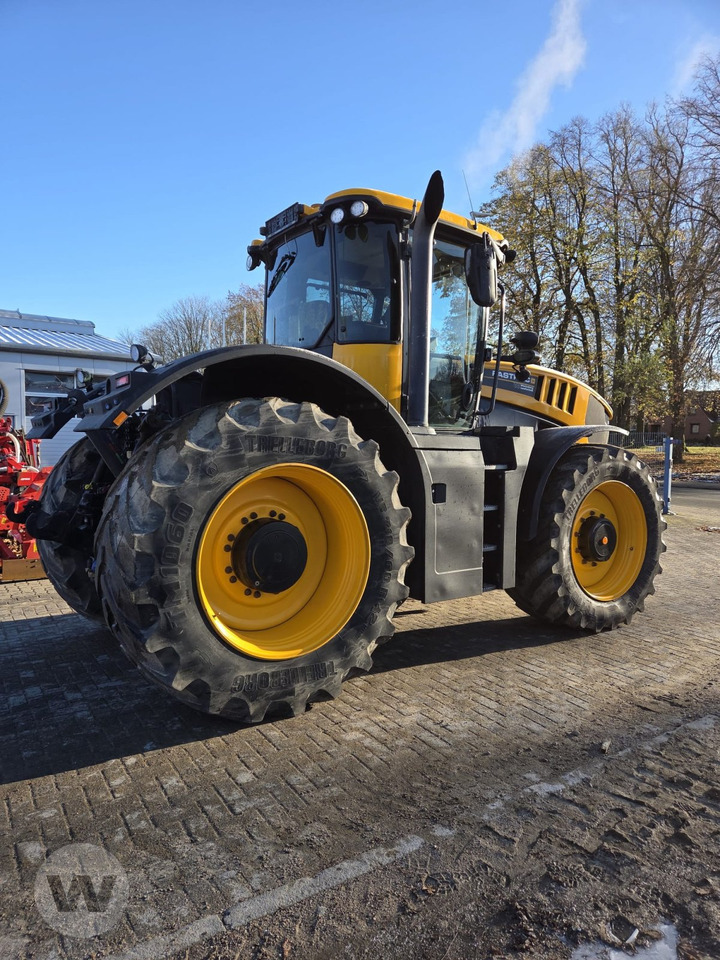 Traktors JCB FasTrac 8330: foto 9 Traktors JCB FasTrac 8330: foto 9