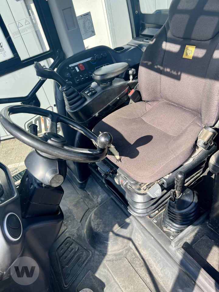 Riteņu iekrāvējs JCB TM 320 S: foto 11