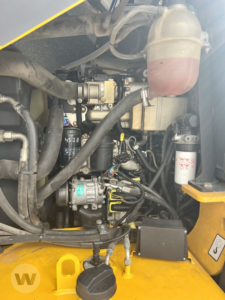 Riteņu iekrāvējs JCB TM 320 S: foto 14