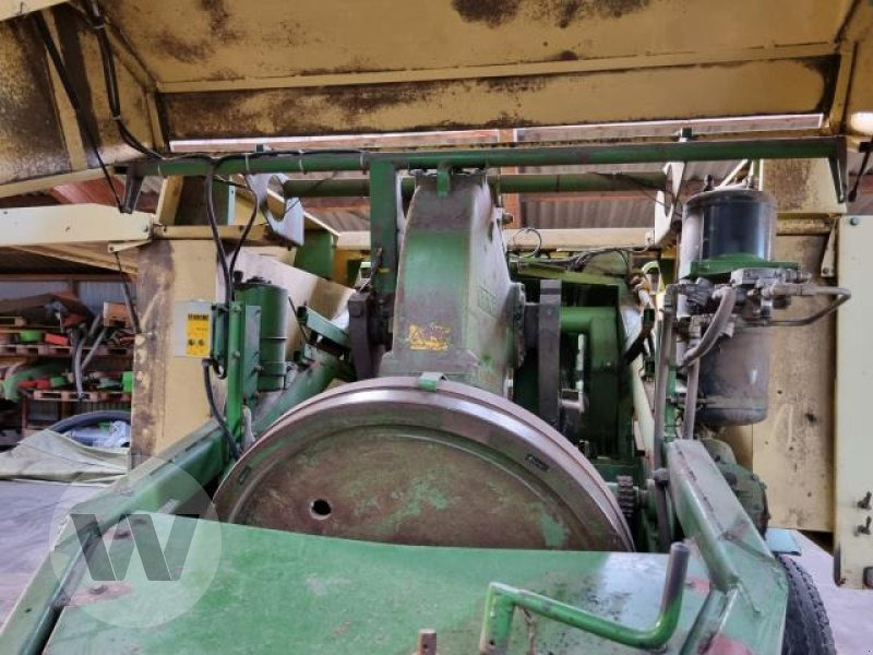 Krone Big Pack 120-80 - Kīpu prese: foto 5 Krone Big Pack 120-80 - Kīpu prese: foto 5