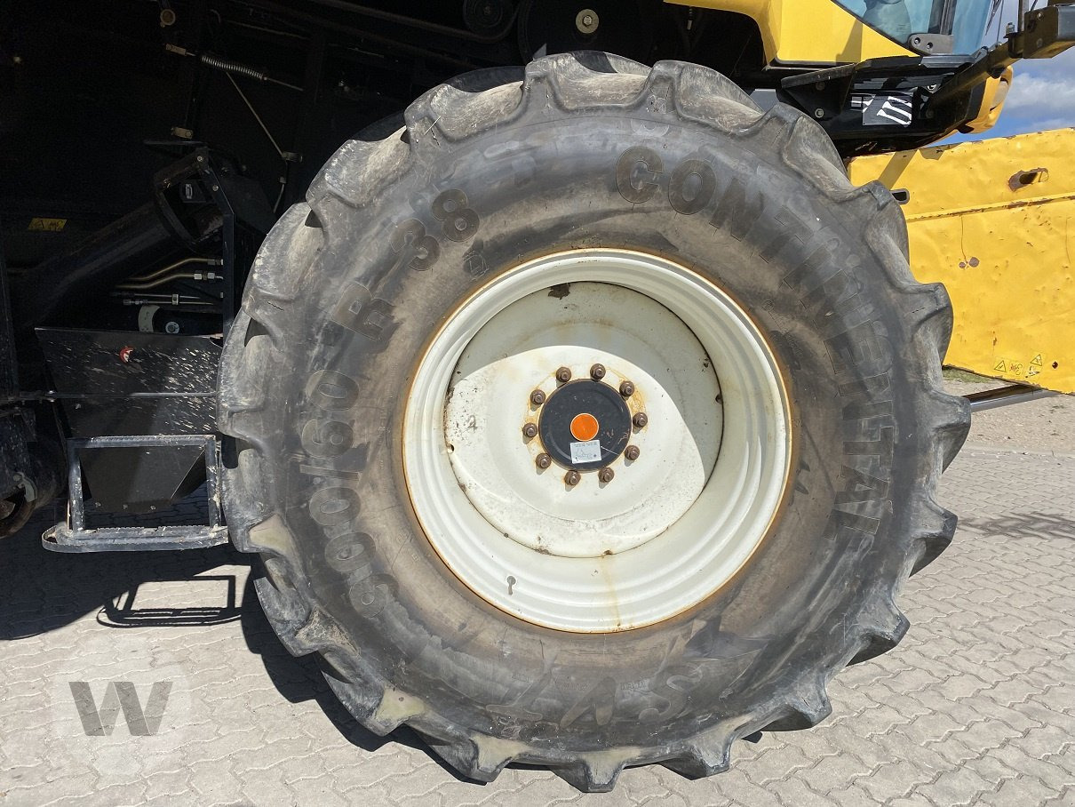 New Holland CR 9090 - Labības kombains: foto 3 New Holland CR 9090 - Labības kombains: foto 3