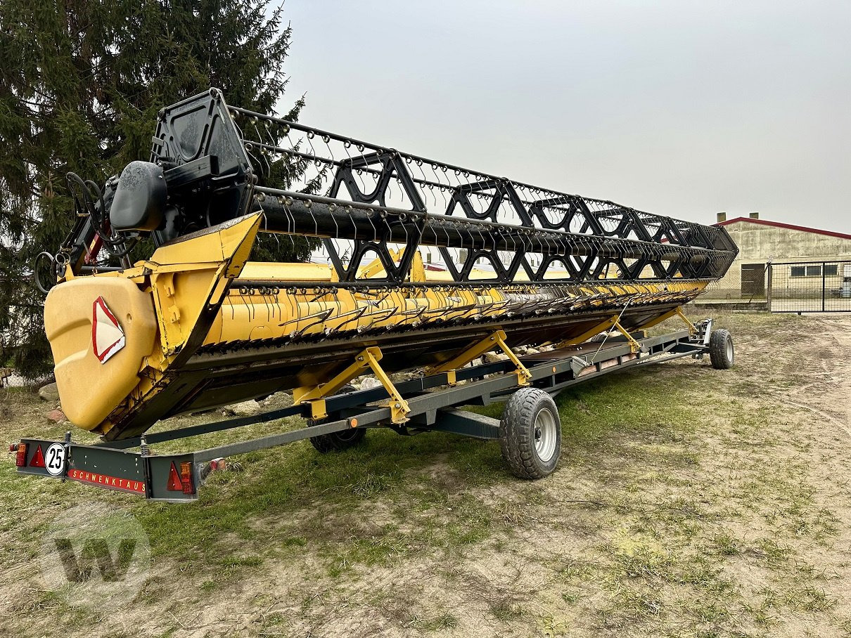 New Holland VARIFEED 10,70 M - Labības heders: foto 3 New Holland VARIFEED 10,70 M - Labības heders: foto 3