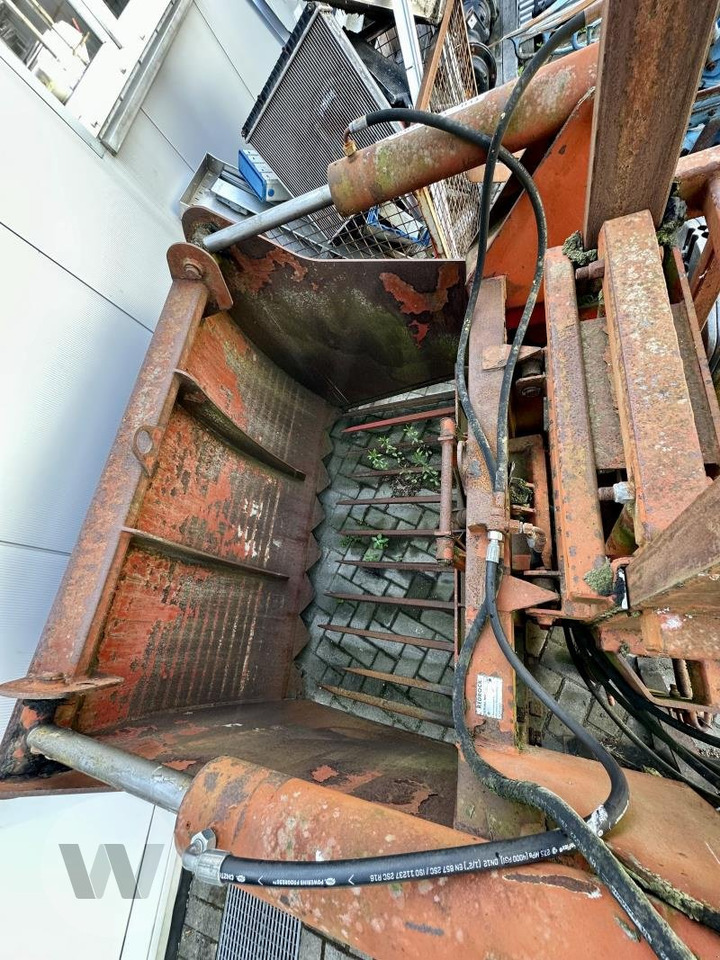 Redrock Alligator - Lopbarības sagatavošanas tehnika: foto 3 Redrock Alligator - Lopbarības sagatavošanas tehnika: foto 3