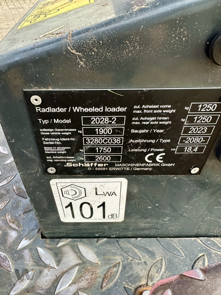 Schäffer 2028 - Mini iekrāvējs: foto 2 Schäffer 2028 - Mini iekrāvējs: foto 2