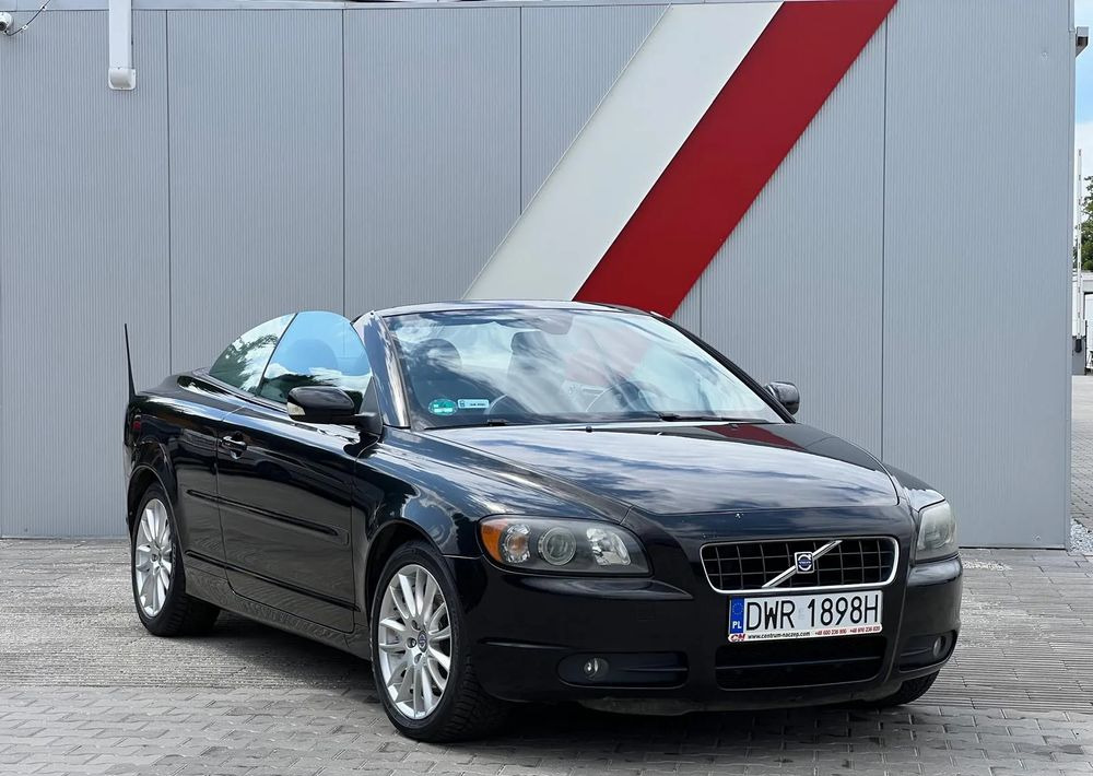 Volvo C70 2.4 Momentum - Vieglā automašīna: foto 3 Volvo C70 2.4 Momentum - Vieglā automašīna: foto 3