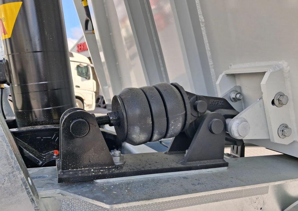 Zaslaw Aluminiowa skrzynia 28-33m3 - Puspiekabe pašizgāzējs: foto 5 Zaslaw Aluminiowa skrzynia 28-33m3 - Puspiekabe pašizgāzējs: foto 5