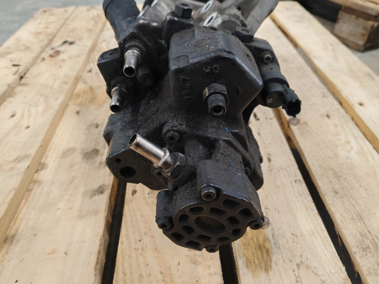 MAN TGS TGX EURO 6 / D2676LF / BOSCH FUEL PUMP / 51111037858 - Degvielas sūknis: foto 3 MAN TGS TGX EURO 6 / D2676LF / BOSCH FUEL PUMP / 51111037858 - Degvielas sūknis: foto 3