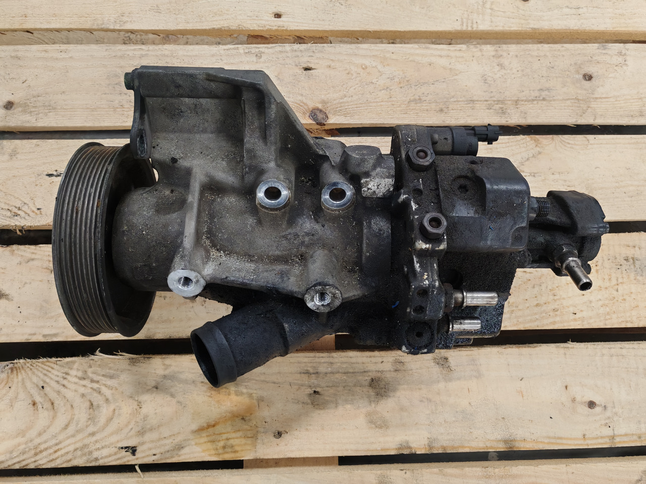 MAN TGS TGX EURO 6 / D2676LF / BOSCH FUEL PUMP / 51111037858 - Degvielas sūknis: foto 2 MAN TGS TGX EURO 6 / D2676LF / BOSCH FUEL PUMP / 51111037858 - Degvielas sūknis: foto 2