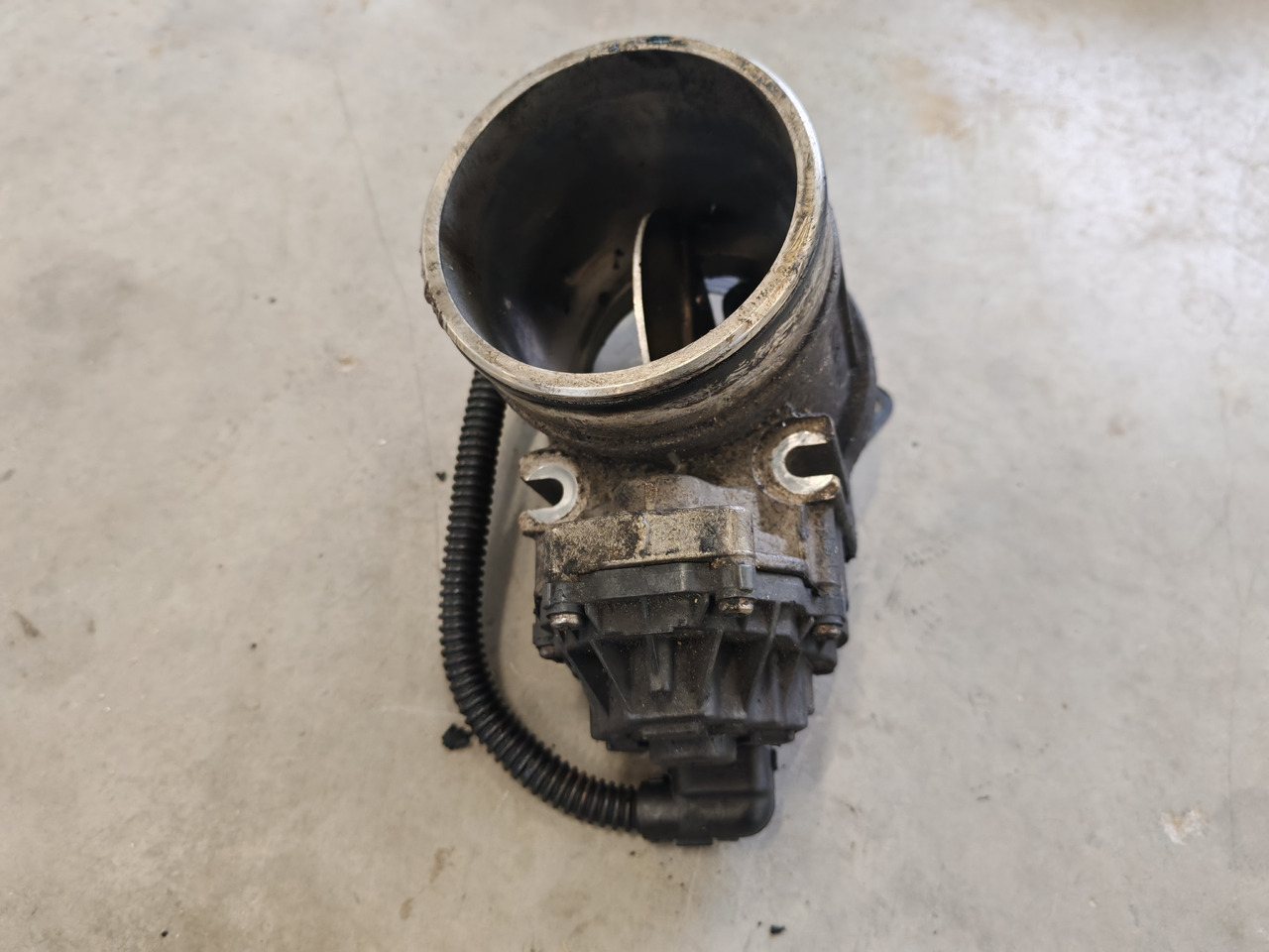 MAN TGS TGX EURO 6 / D2676LF / THROTTLE VALVE / 51094137018 - Dzinējs un rezerves daļas: foto 3 MAN TGS TGX EURO 6 / D2676LF / THROTTLE VALVE / 51094137018 - Dzinējs un rezerves daļas: foto 3