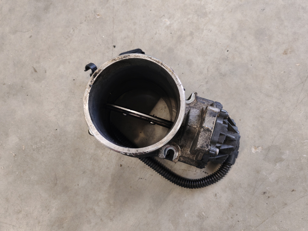 MAN TGS TGX EURO 6 / D2676LF / THROTTLE VALVE / 51094137018 - Dzinējs un rezerves daļas: foto 2 MAN TGS TGX EURO 6 / D2676LF / THROTTLE VALVE / 51094137018 - Dzinējs un rezerves daļas: foto 2