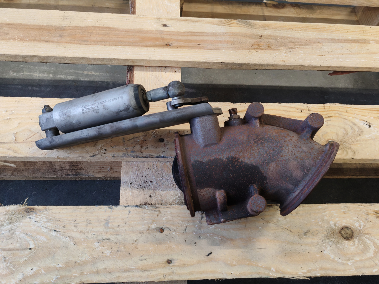 MAN TGS TGX EURO 6 / D2676LF51 / ENGINE BRAKE / 51152016270 - Dzinējs un rezerves daļas: foto 2 MAN TGS TGX EURO 6 / D2676LF51 / ENGINE BRAKE / 51152016270 - Dzinējs un rezerves daļas: foto 2