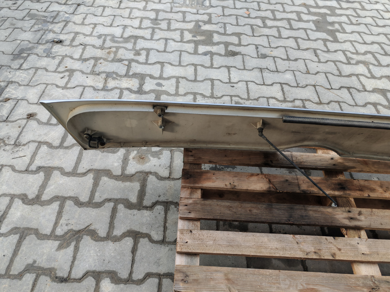 MERCEDES-BENZ ATEGO MP4 EURO 6 / FRONT BONNET - Motora pārsegs: foto 3 MERCEDES-BENZ ATEGO MP4 EURO 6 / FRONT BONNET - Motora pārsegs: foto 3