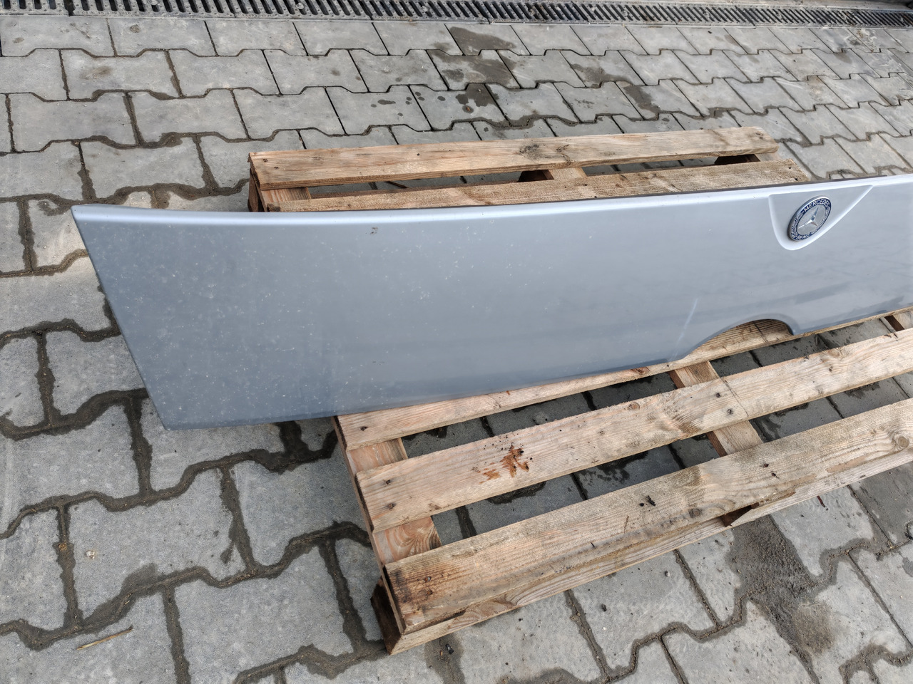 MERCEDES-BENZ ATEGO MP4 EURO 6 / FRONT BONNET - Motora pārsegs: foto 5 MERCEDES-BENZ ATEGO MP4 EURO 6 / FRONT BONNET - Motora pārsegs: foto 5