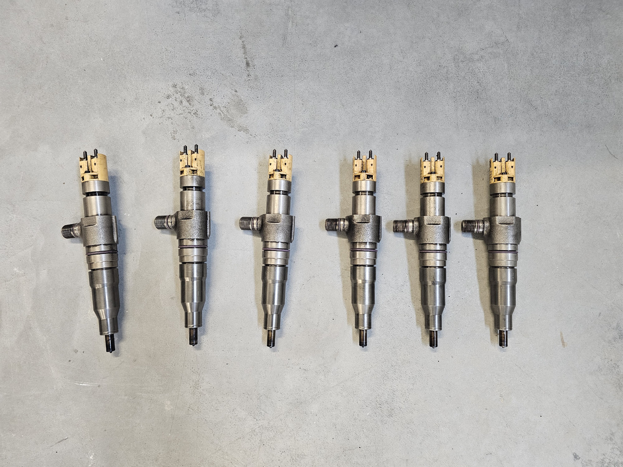 MERCEDES-BENZ ATEGO MP4 EURO 6 / INJECTORS SET / OM936 / A9362187007 - Inžektors: foto 2 MERCEDES-BENZ ATEGO MP4 EURO 6 / INJECTORS SET / OM936 / A9362187007 - Inžektors: foto 2