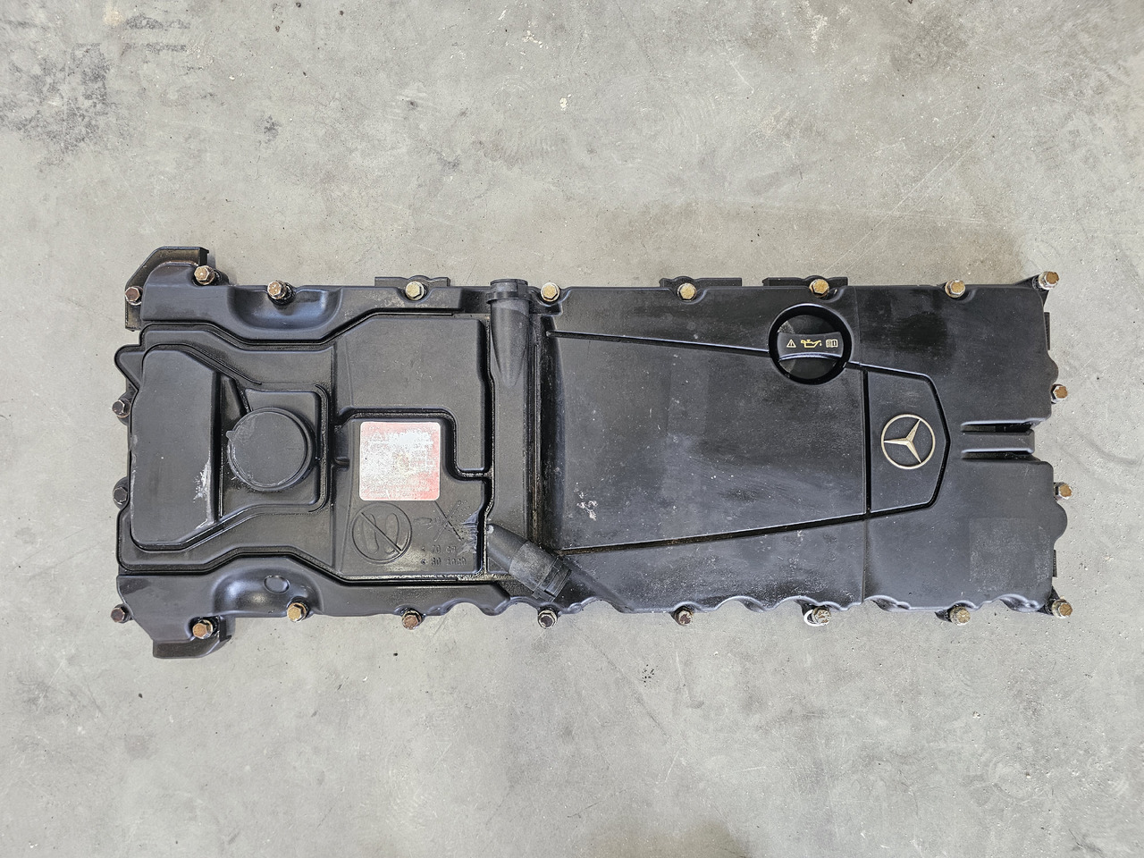 MERCEDES-BENZ ATEGO MP4 EURO 6 / OM936 / ENGINE COVER / A9360100930 - Dzinējs un rezerves daļas: foto 2 MERCEDES-BENZ ATEGO MP4 EURO 6 / OM936 / ENGINE COVER / A9360100930 - Dzinējs un rezerves daļas: foto 2