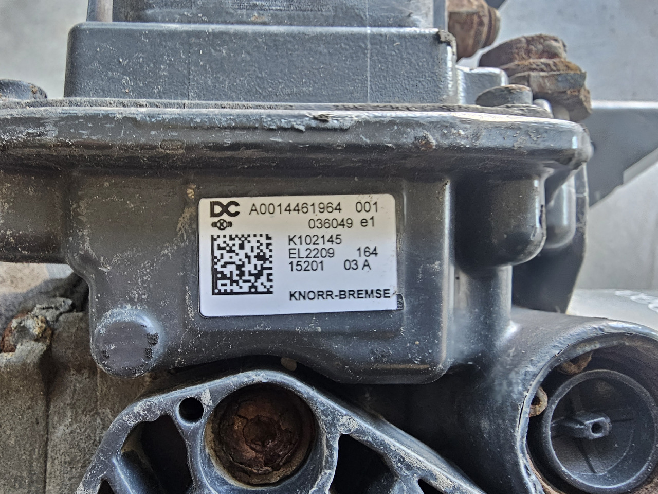 MERCEDES MP4 / AIR DRYIER / K102145 / A0014461964 - Bremžu vārsts: foto 3 MERCEDES MP4 / AIR DRYIER / K102145 / A0014461964 - Bremžu vārsts: foto 3
