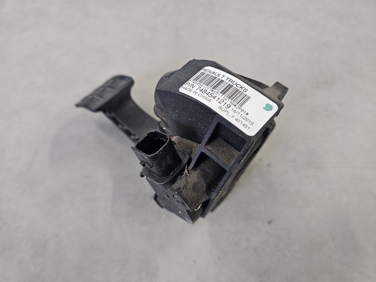 RENAULT RANGE T / ACCELERATE PEDAL / 7484541219 - Pedālis: foto 3 RENAULT RANGE T / ACCELERATE PEDAL / 7484541219 - Pedālis: foto 3