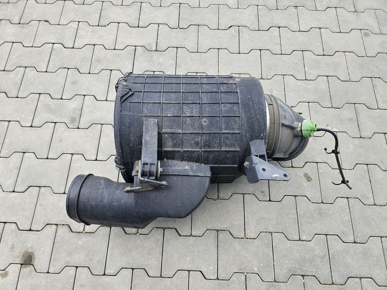 RENAULT RANGE T / AIR FILTER HOUSING / 21248263 - Gaisa filtrs: foto 2 RENAULT RANGE T / AIR FILTER HOUSING / 21248263 - Gaisa filtrs: foto 2