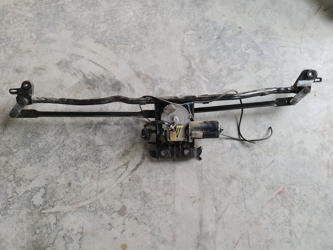 RENAULT RANGE T / WIPERS MECHANISM - Stikla tīrītājs: foto 3 RENAULT RANGE T / WIPERS MECHANISM - Stikla tīrītājs: foto 3