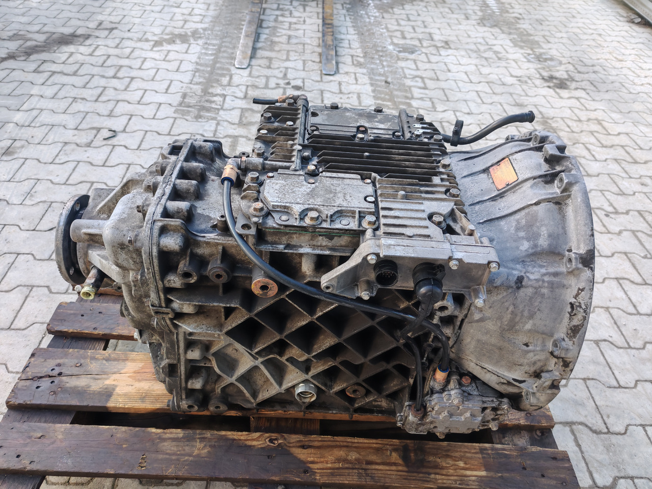 RENAULT VOLVO / AT2412D I-SHIFT COMPLETE GEARBOX / 3190584 - Pārnesumkārba: foto 5 RENAULT VOLVO / AT2412D I-SHIFT COMPLETE GEARBOX / 3190584 - Pārnesumkārba: foto 5