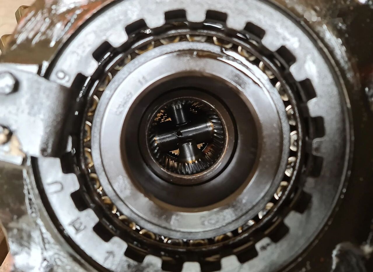 RENAULT VOLVO DIFFERENTIAL DIFF / MS17X RSS1344C 2,64 37/14 / WORLDWIDE DELIVERY - Transmisija - Kravas automašīna: foto 4 RENAULT VOLVO DIFFERENTIAL DIFF / MS17X RSS1344C 2,64 37/14 / WORLDWIDE DELIVERY - Transmisija - Kravas automašīna: foto 4