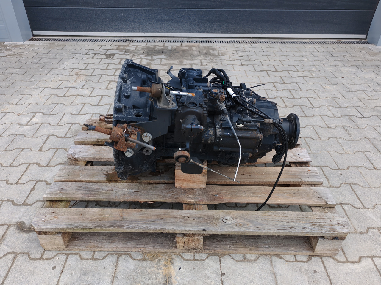 RENAULT ZF ECOLITE / 6S1000TO / MANUAL GEARBOX / 7420781908 - Pārnesumkārba: foto 2 RENAULT ZF ECOLITE / 6S1000TO / MANUAL GEARBOX / 7420781908 - Pārnesumkārba: foto 2