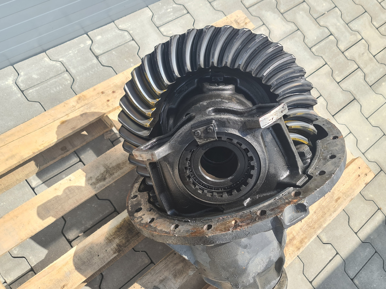 VOLVO DIFFERENTIAL DIFF / MS18X / RSS1360 / RATIO 2.85 37-13 / WORLDWIDE DELIVERY - Aizmugurējā ass: foto 3 VOLVO DIFFERENTIAL DIFF / MS18X / RSS1360 / RATIO 2.85 37-13 / WORLDWIDE DELIVERY - Aizmugurējā ass: foto 3