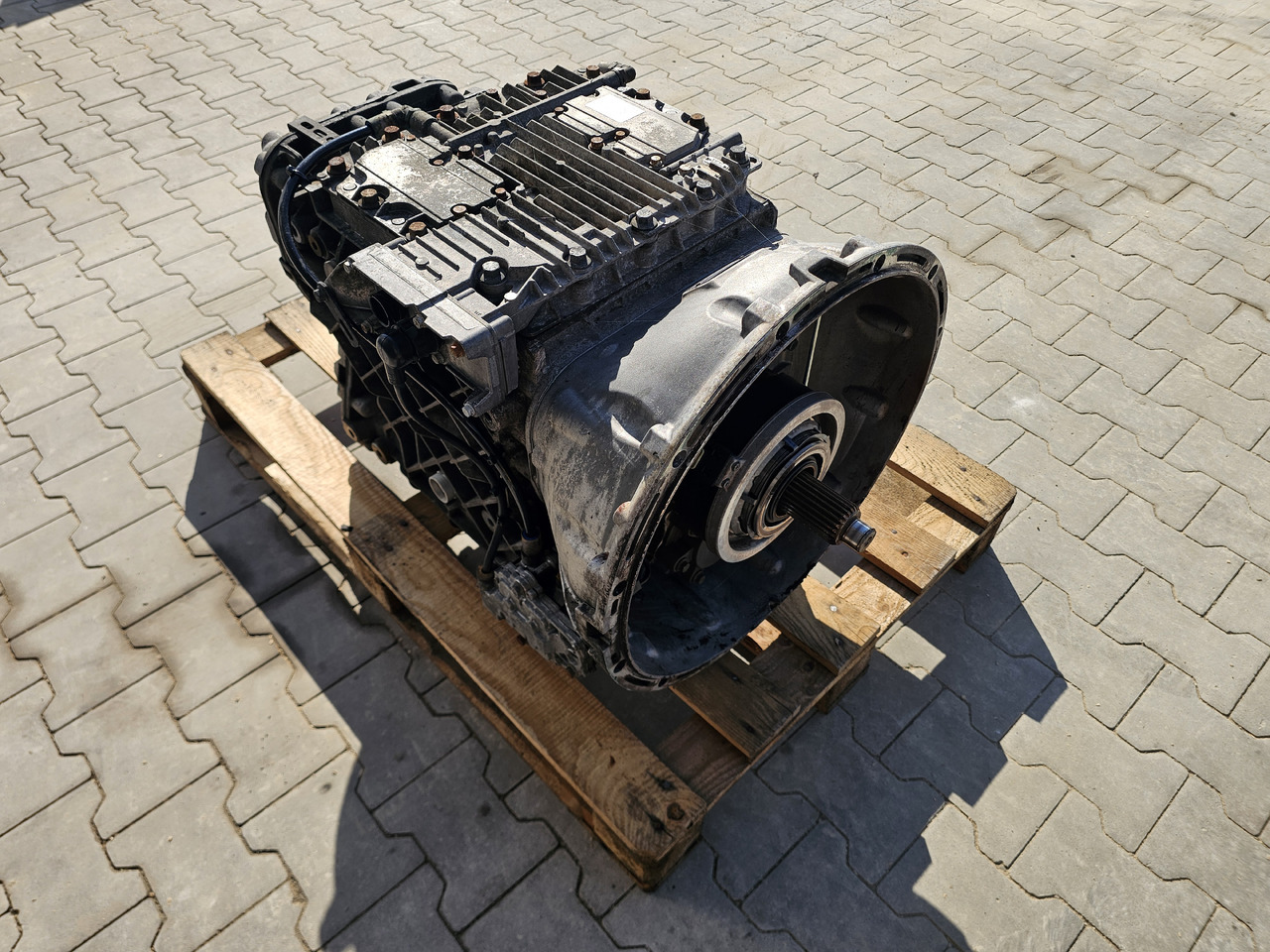 VOLVO FH FM / AT2612D I-SHIFT / AUTOMATIC GEARBOX - Pārnesumkārba: foto 4 VOLVO FH FM / AT2612D I-SHIFT / AUTOMATIC GEARBOX - Pārnesumkārba: foto 4