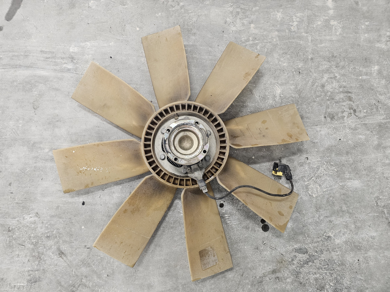 VOLVO FH FM FMX EURO 6 / VISCO FAN / 21990515 - Ventilators: foto 5 VOLVO FH FM FMX EURO 6 / VISCO FAN / 21990515 - Ventilators: foto 5