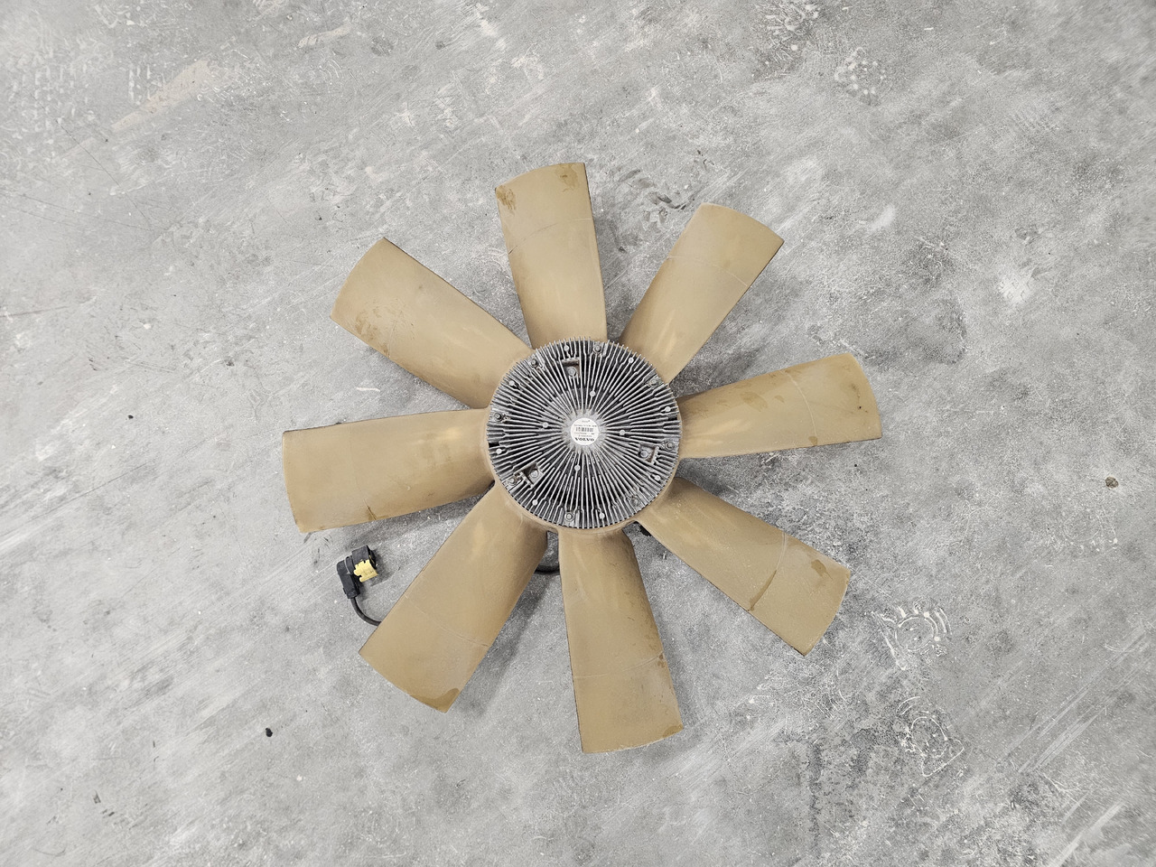 VOLVO FH FM FMX EURO 6 / VISCO FAN / 21990515 - Ventilators: foto 2 VOLVO FH FM FMX EURO 6 / VISCO FAN / 21990515 - Ventilators: foto 2