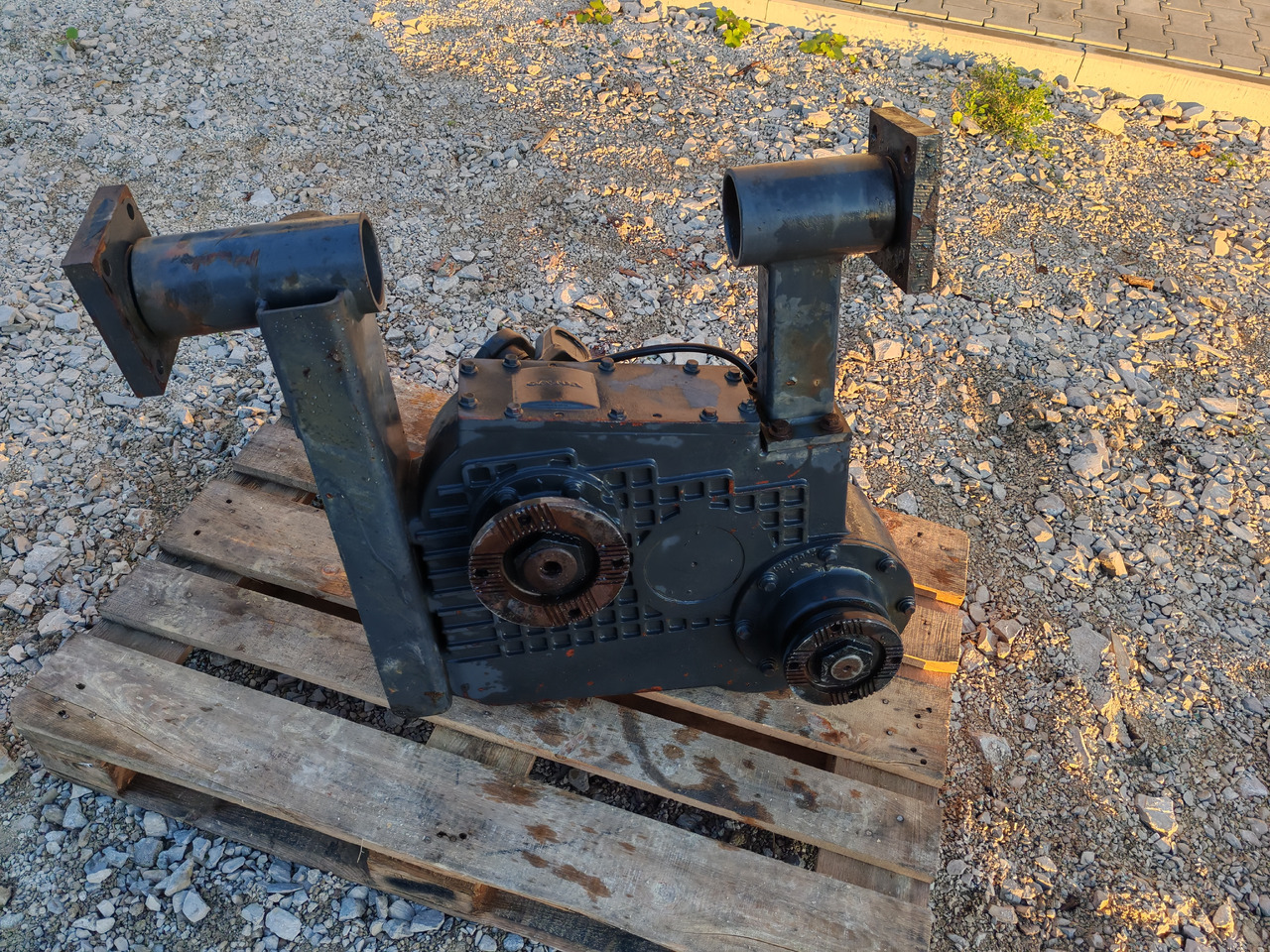 VOLVO FM FM FMX / TRANSFER CASE 4x4 6x6 8x8 / VT2501TB -B / 1,040:1 - Transmisija: foto 2 VOLVO FM FM FMX / TRANSFER CASE 4x4 6x6 8x8 / VT2501TB -B / 1,040:1 - Transmisija: foto 2