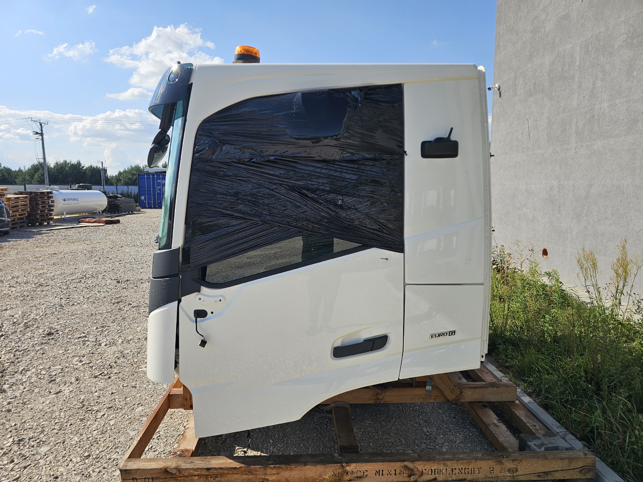 VOLVO FM5 FMX LOW DAY CAB / FULLY COMPLETE / BRAND NEW - Kabīne: foto 5 VOLVO FM5 FMX LOW DAY CAB / FULLY COMPLETE / BRAND NEW - Kabīne: foto 5