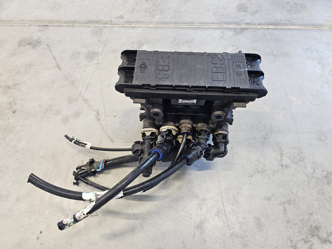 VOLVO REAR AXLE EBS BRAKE VALVE / K029247 / 2114975 - Bremžu vārsts: foto 3 VOLVO REAR AXLE EBS BRAKE VALVE / K029247 / 2114975 - Bremžu vārsts: foto 3